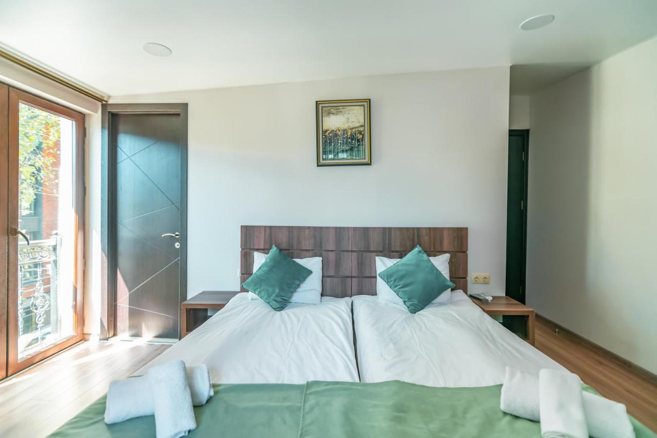 Hotel Classic Suites Tbilissi Extérieur photo
